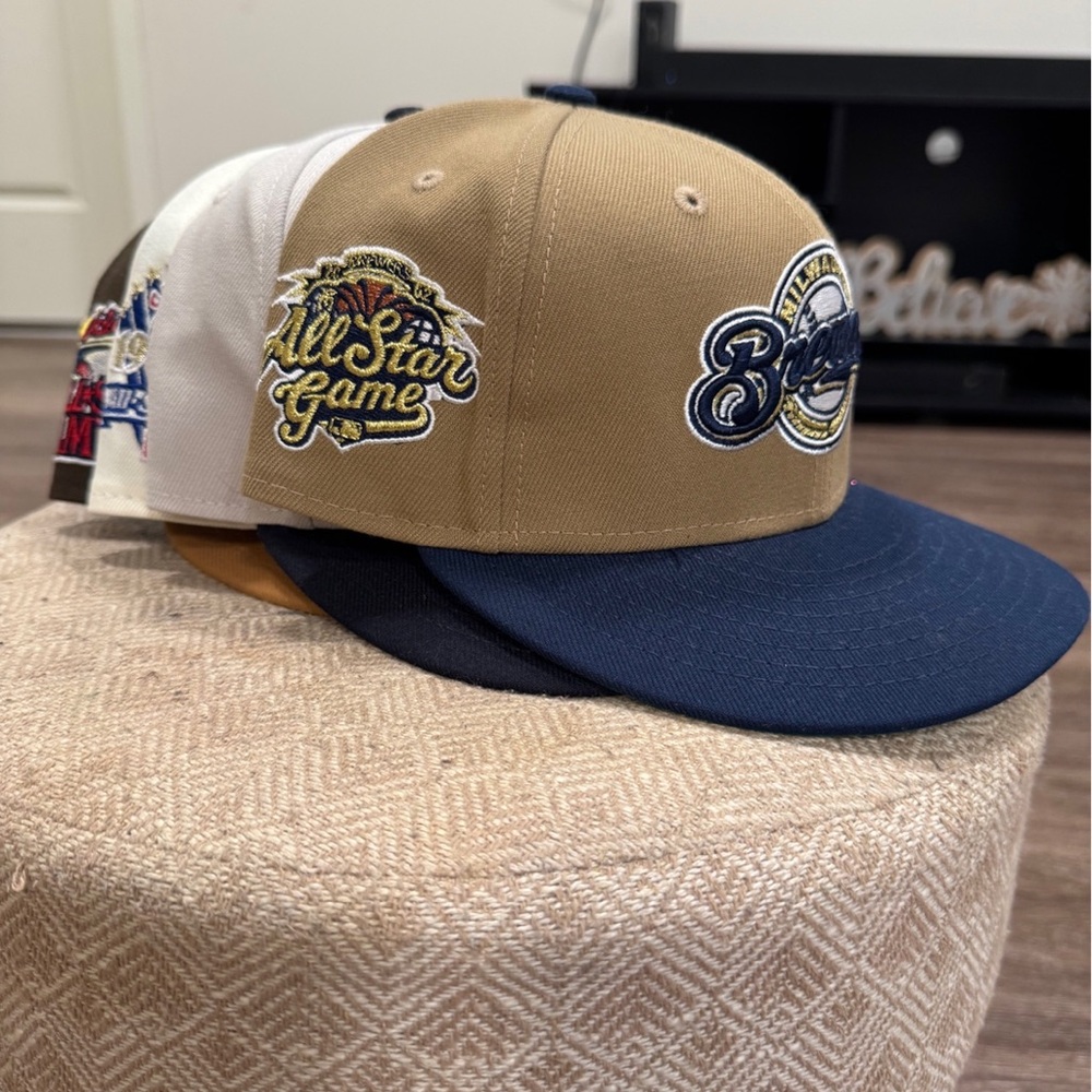 NEW ERA FITTED HAT BUNDLE OF 4 (NEVER WORN, SIZE 7, SOLD AS A WHOLE)